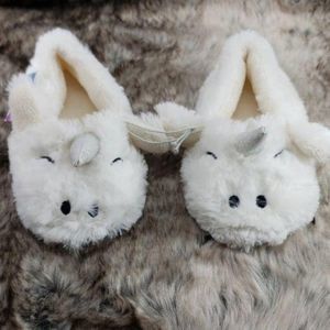 Love At First Sight Unicorn Girls Slippers SZ‎ 4-5T